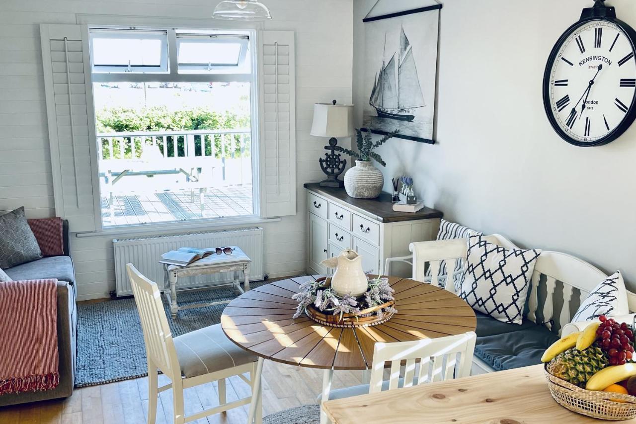 Wavecrest Holiday Cottage By Trident Holiday Homes Garryvoe Eksteriør billede